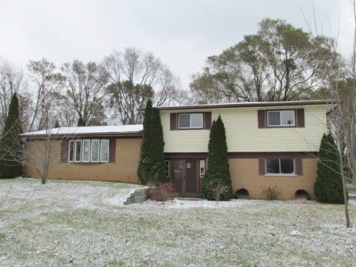 3656 Dill Dr, Waterford, MI 48329