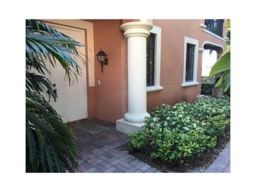 2879 KINSINGTON CR. # 19-2, Fort Lauderdale, FL 33332