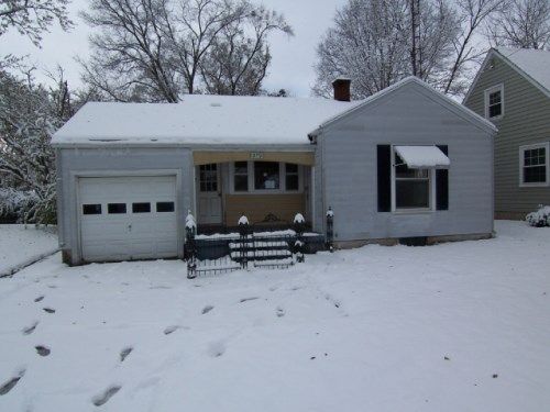 319 N Maple Ave, Fairborn, OH 45324