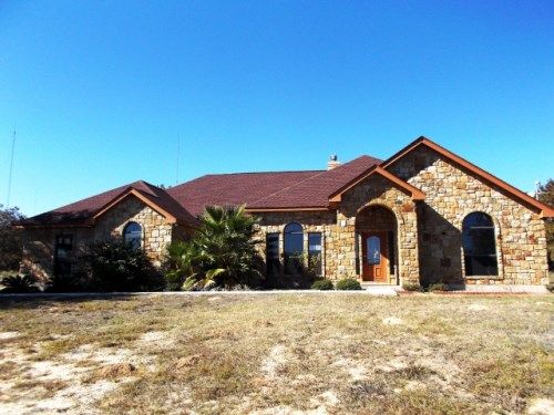 122 Whispering Oaks Dr, Adkins, TX 78101