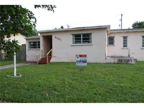 5701 W 2 CT, Hialeah, FL 33012