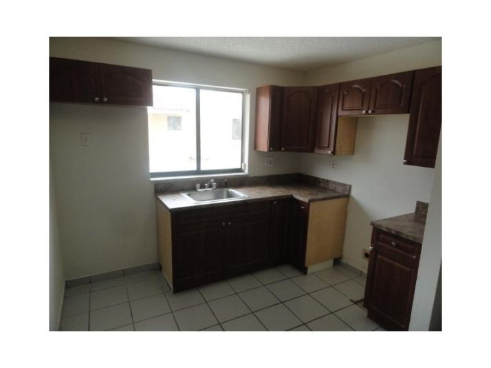 2740 W 61 ST # 205, Hialeah, FL 33016