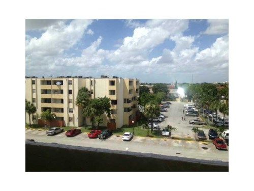 10000 NW 80 CT # 2555, Hialeah, FL 33016