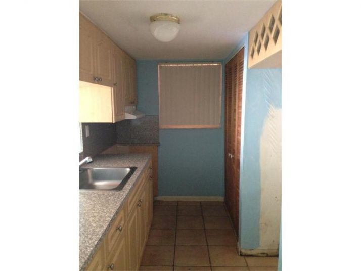 2295 W 53 PL # 102, Hialeah, FL 33016