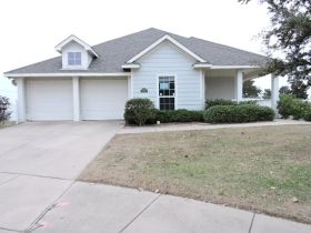 1830 Azalea Drive, Aubrey, TX 76227