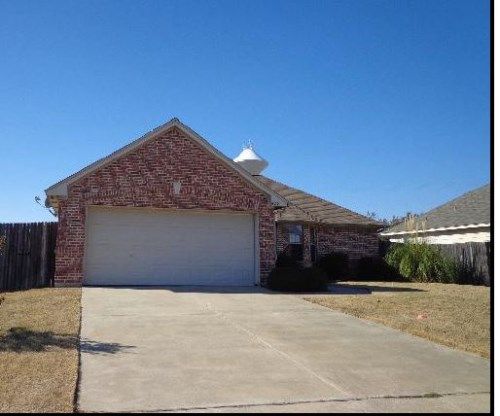 820 Greenview Court, Aubrey, TX 76227