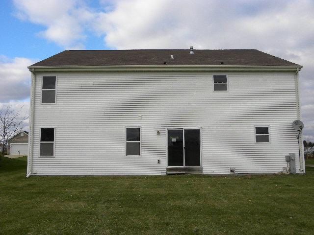 W1165 Winterberry Ln, Ixonia, WI 53036