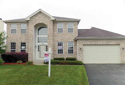 3126 Merrywell Ct, Carpentersville, IL 60110