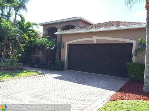 20 LAKE EDEN DR, Boynton Beach, FL 33435