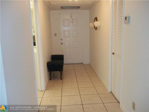 545 OAKS LN # 204, Pompano Beach, FL 33069