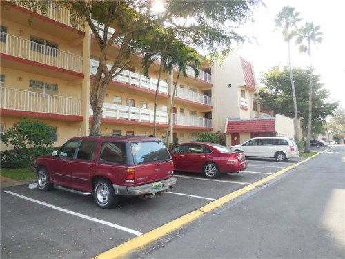 1000 COUNTRY CLUB DR # 102, Pompano Beach, FL 33063