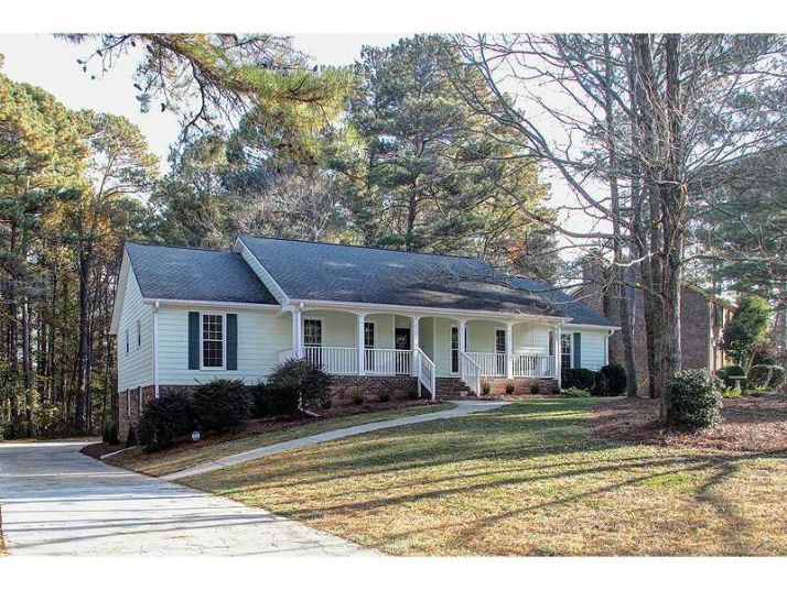 121 Knotts Landing Drive, Woodstock, GA 30188