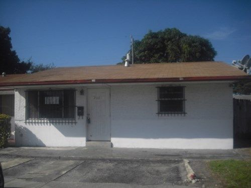 2051 NW 27th Ln, Fort Lauderdale, FL 33311