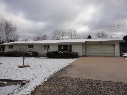 210 Chilewski Dr, Coloma, WI 54930