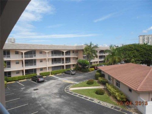 501 BLUE HERON DR # 304-A, Hallandale, FL 33009