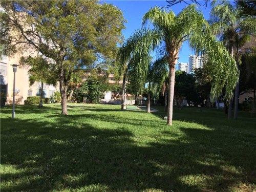 219 NE 14 AV # 104, Hallandale, FL 33009