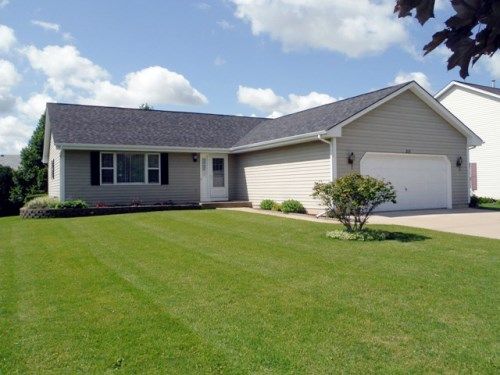 311 Julie Lane, Hampshire, IL 60140