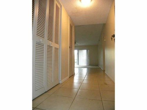 6260 S Falls Circle Dr # 413, Fort Lauderdale, FL 33319