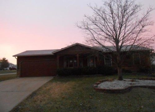 2916 Park Valley Dr, Saint Peters, MO 63376