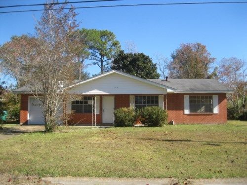 106 N Kern Dr, Gulfport, MS 39503