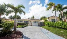 8942 GARLAND AV Miami Beach, FL 33154