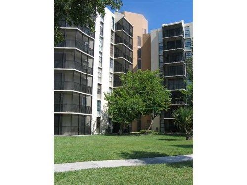 3101 N Country Club Dr # 207, Miami, FL 33180