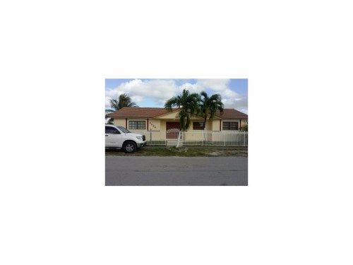 2596 W 70 PL, Hialeah, FL 33016