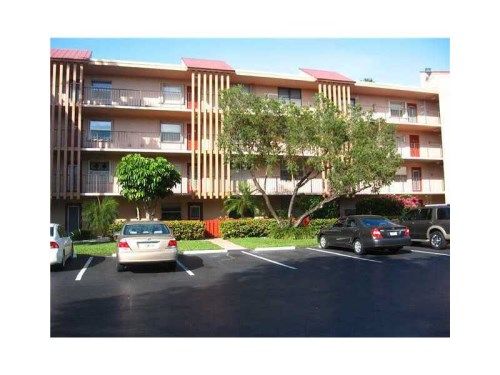 7431 1ST ST # 206, Pompano Beach, FL 33063