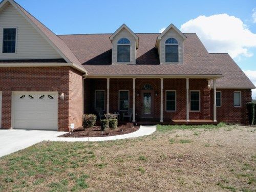 818 Riverview Drive, Friendsville, TN 37737