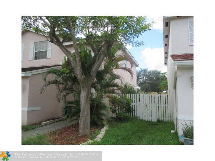 5920 S SABLE CIR, Pompano Beach, FL 33063