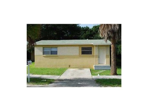 715 SW 9 ST, Dania, FL 33004