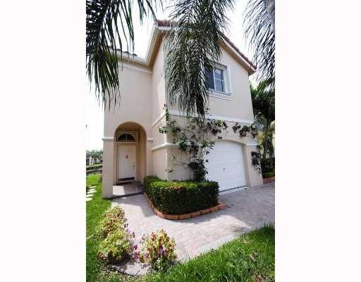 1734 ROYAL PALM WY, Hollywood, FL 33020