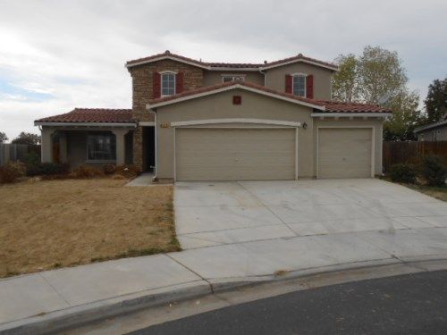 621 N Doree Pl, Porterville, CA 93257