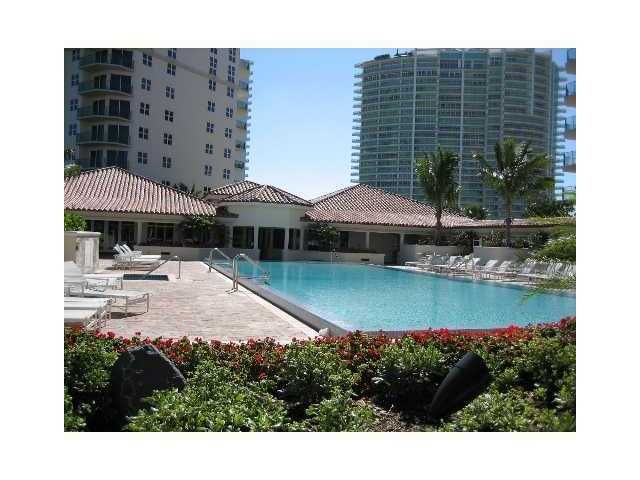 19900 E COUNTRY CLUB DR # 916, Miami, FL 33180