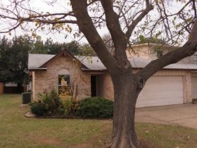 1703 Donley Dr, Euless, TX 76039