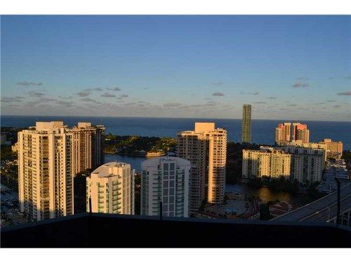 3500 MYSTIC POINTE DRIVE # PH-6, Miami, FL 33180