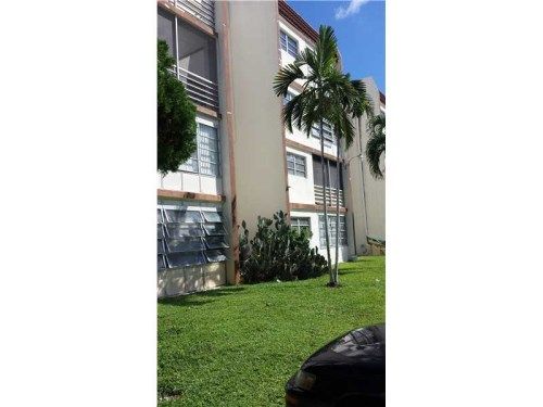 2551 NW 41 AV # 103, Fort Lauderdale, FL 33313