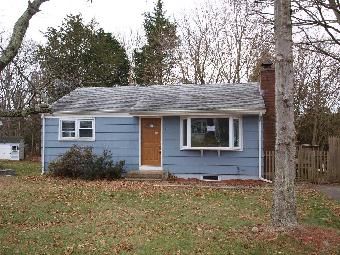 18 Cedar Dr, North Stonington, CT 06359