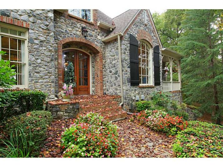 930 Pleasant Hollow Trail, Alpharetta, GA 30004