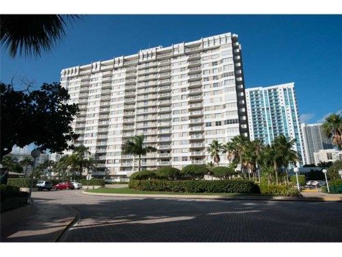 1985 S OCEAN DR # 2M, Hallandale, FL 33009