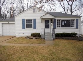 1421 Ballard Dr, Saint Louis, MO 63137