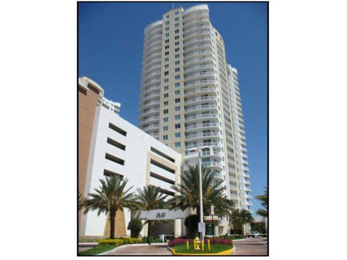 1745 HALLANDALE BEACH BL # 1604 W, Hallandale, FL 33009