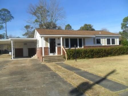 218 7th Ave, Atmore, AL 36502