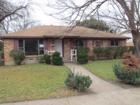 2734 Blanton St, Dallas, TX 75227