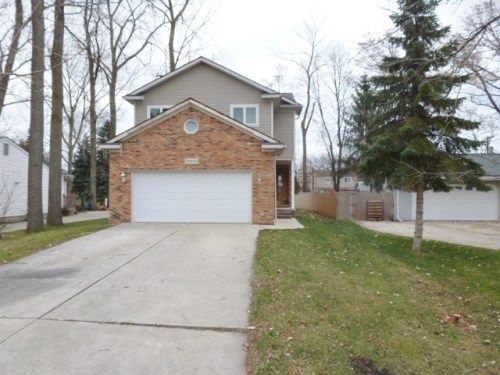 39434 Chart St, Harrison Township, MI 48045