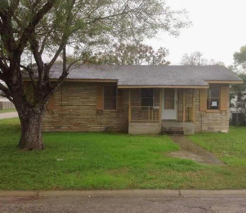 327 Williams St, Kingsville, TX 78363