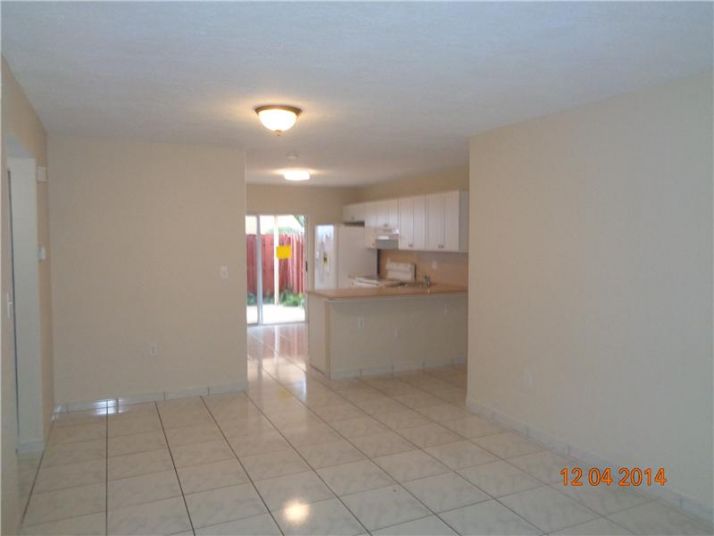 7842 W 34 LN # 102, Hialeah, FL 33018