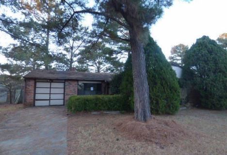 28 Pinewood Dr, Millbrook, AL 36054