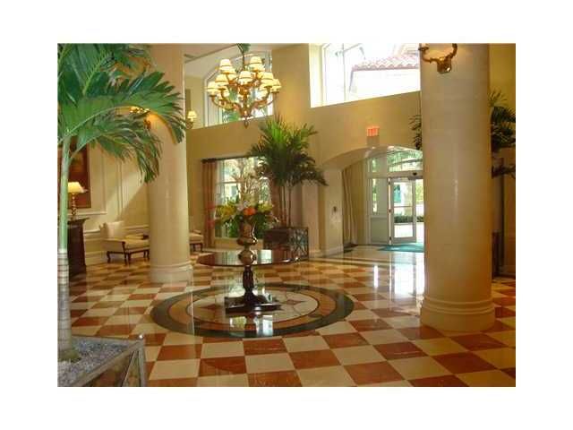 20000 E COUNTRY CLUB DR # 104, Miami, FL 33180