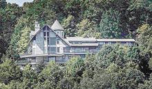 345 Greystone Heights Rd Gatlinburg, TN 37738